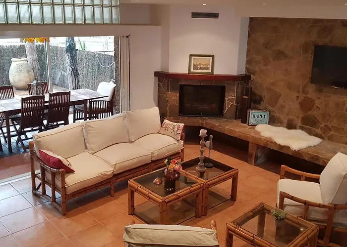 Дом отдыха Elegante A Pres De La Plage, Climatisee Avec Terrasse Et Proche Des Boutiques Et Restaurants - Es-209-35 *