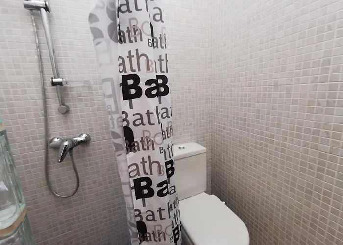 Elegante A Pres De La Plage, Climatisee Avec Terrasse Et Proche Des Boutiques Et Restaurants - Es-209-35