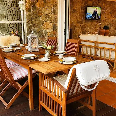 Elegante A Pres De La Plage, Climatisee Avec Terrasse Et Proche Des Boutiques Et Restaurants - Es-209-35