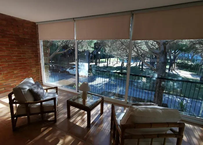 Elegante A Pres De La Plage, Climatisee Avec Terrasse Et Proche Des Boutiques Et Restaurants - Es-209-35 *