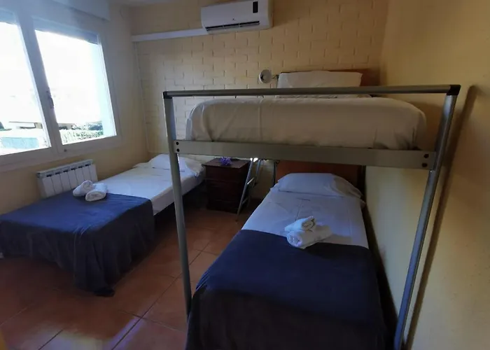 Elegante A Pres De La Plage, Climatisee Avec Terrasse Et Proche Des Boutiques Et Restaurants - Es-209-35 *