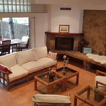 بيت للعطل Elegante A Pres De La Plage, Climatisee Avec Terrasse Et Proche Des Boutiques Et Restaurants - Es-209-35 *